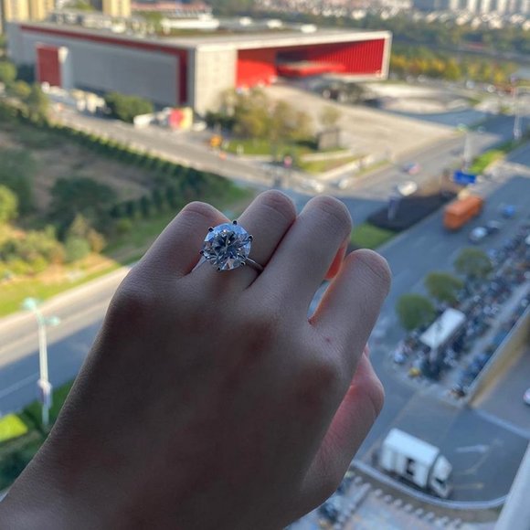 Certified 10ct. t.w. Moissanite Diamond Solitaire Engagement Ring NEW - Picture 11 of 16